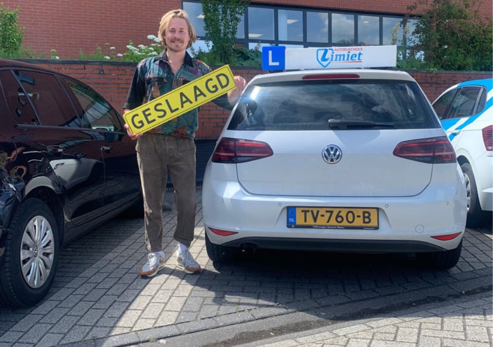 Geslaagd met het GESLAAGD bord
